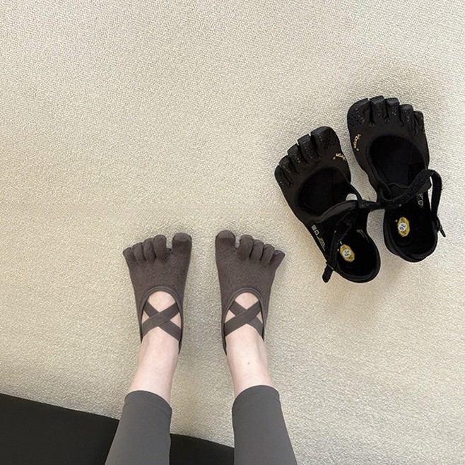 Pilates Yoga Home - 女性用クロスストラップ5本指ヨガソックス滑り止めシリコングリップ付き通気性ピラティスバレフィットネスソックス（ホームスタジオ用）
