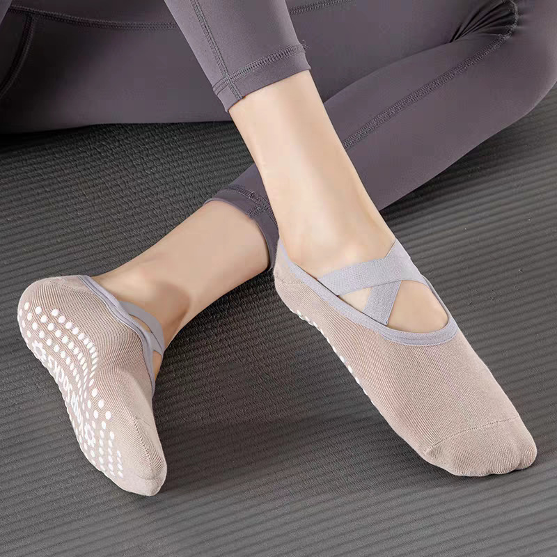 プロフェッショナル女性ヨガソックスシリコーン滑り止めバレエピ - Pilates & Yoga Tina Fehrenbach のレビューと価格