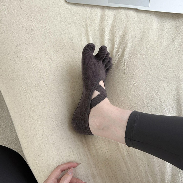 女性用クロスストラップ5本指ヨガソックス滑り止めシリコングリ - Pilates Yoga Home のレビューと価格